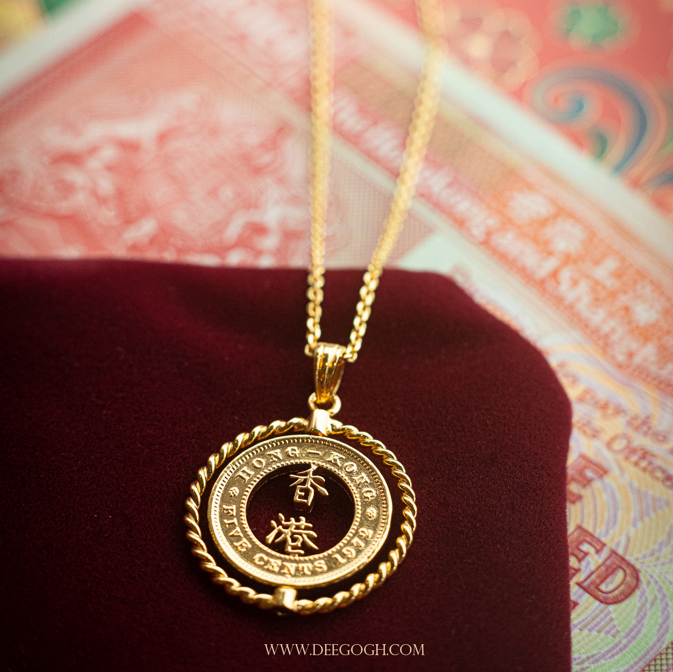 The "Homesick" Pendant with Hong Kong Old 5 Cents (Dynamic Version)
